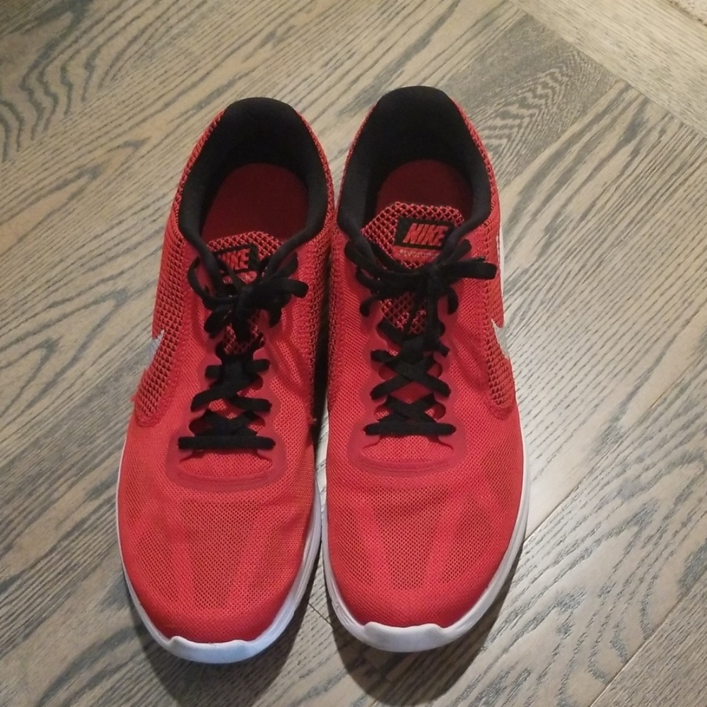 Nike revolution 3 sneakers